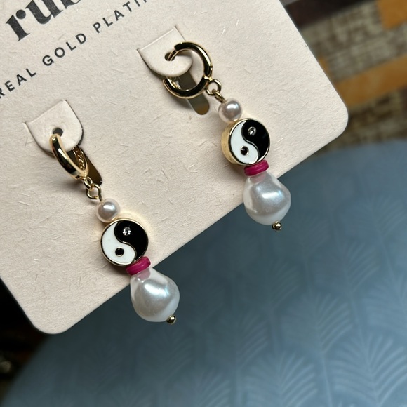 Real gold plating yin and yang earrings - Picture 3 of 8